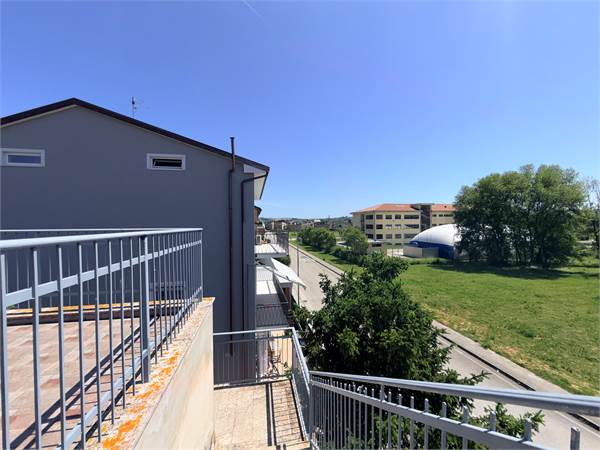  Appartamento piano primo con ingresso indipendente, a Chiaravalle AN